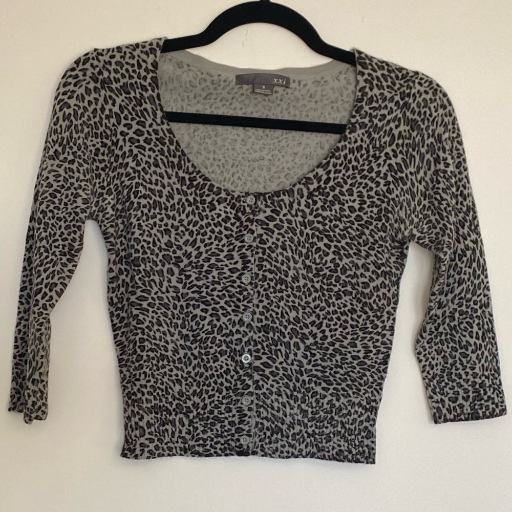 Forever 21 XXI vintage 3/4 sleeve, cheetah print gray and black mini cardigan